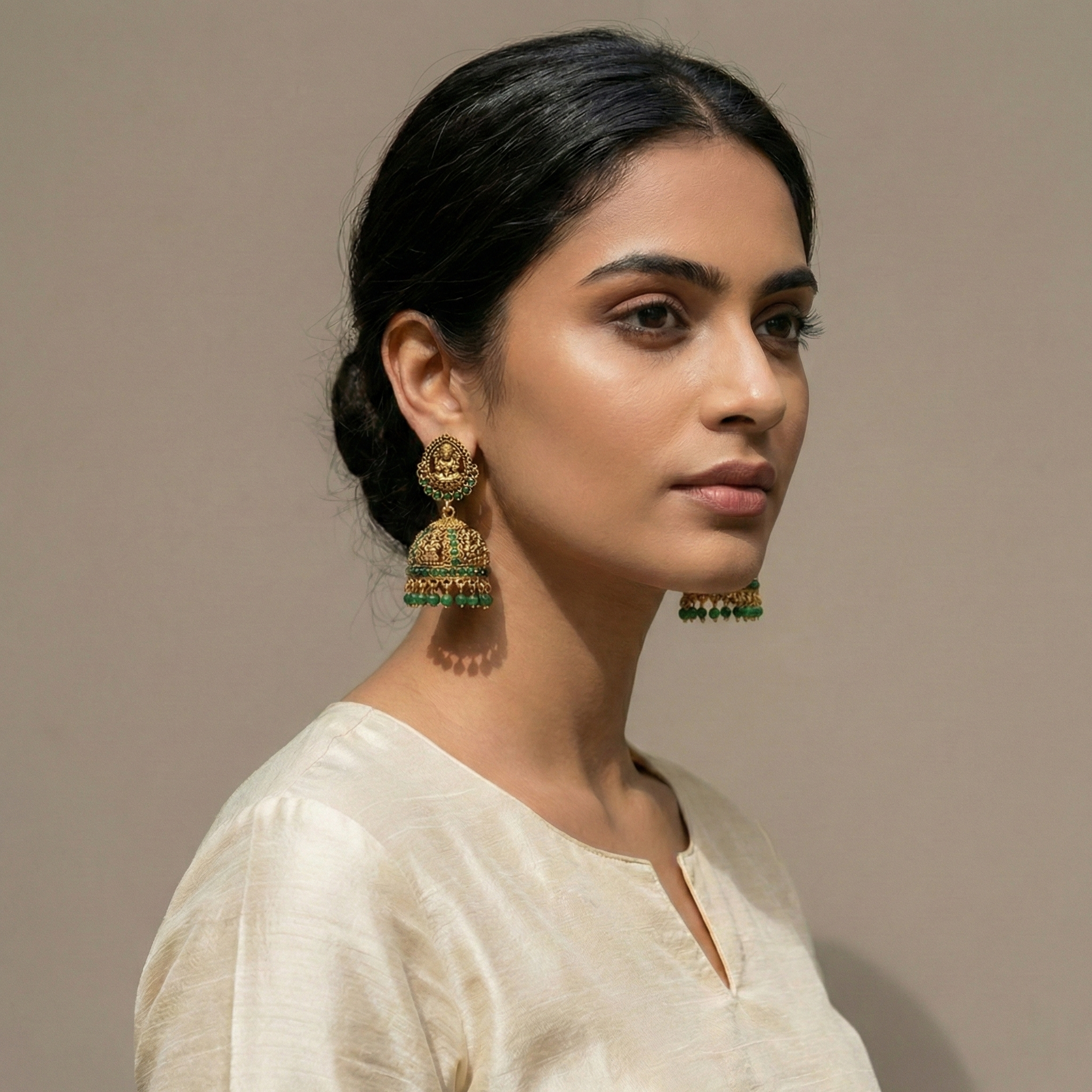 GOLD PLATED EARING BLACK PUELS