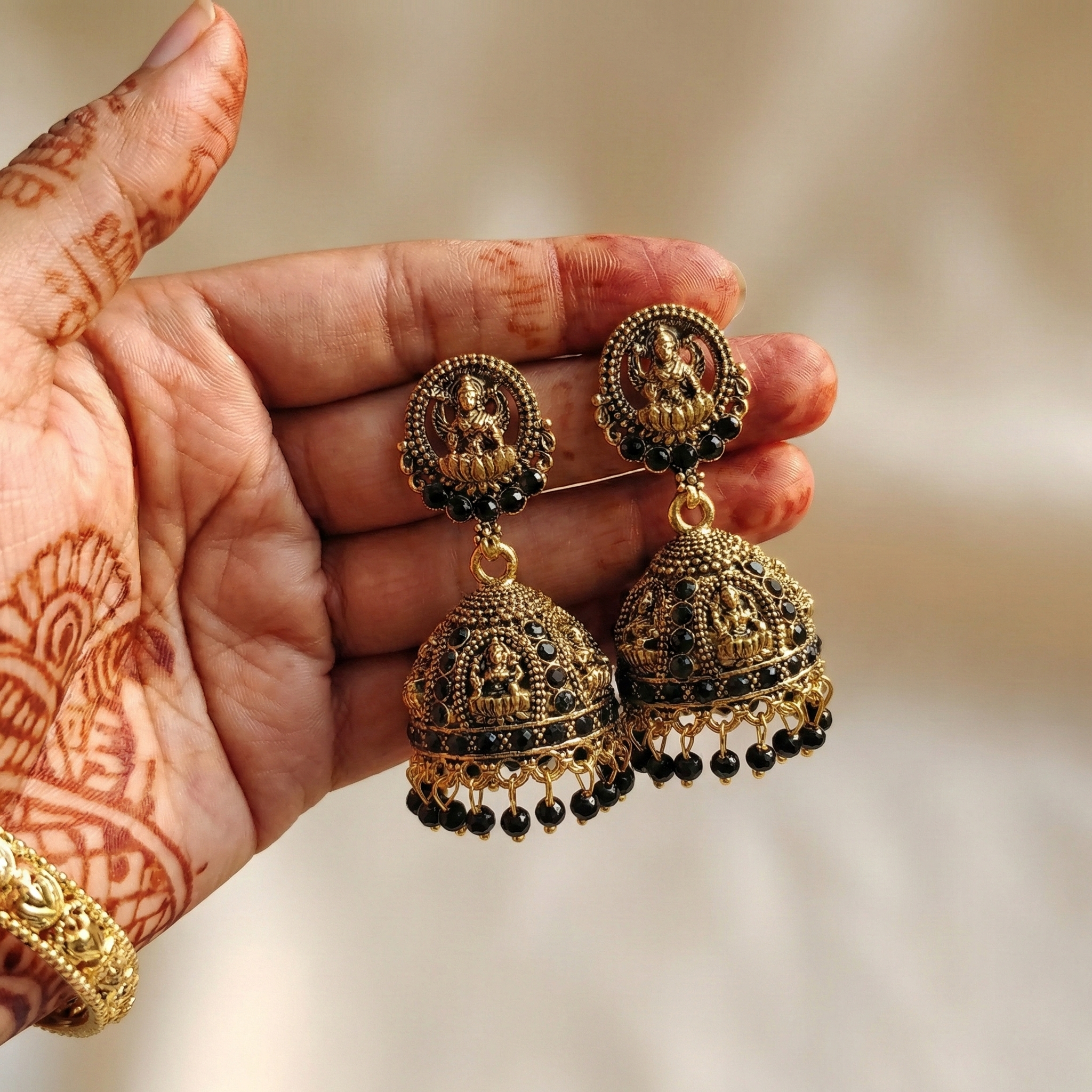 GOLD PLATED EARING BLACK PUELS